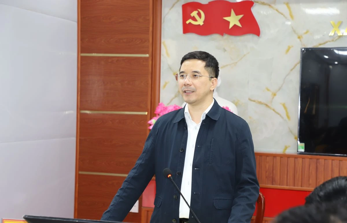 Phó Bí thư Thường trực Tỉnh ủy Nguyễn Hồng Phong dự lễ ra quân sản xuất đầu năm và làm việc tại xã Tân Thành