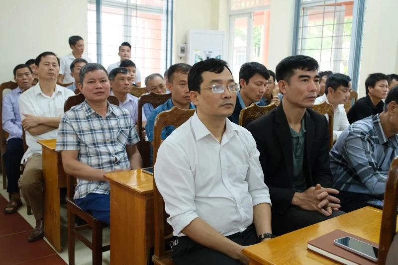 Ứng cử viên ĐBQH khoá XVI tiếp xúc cử tri, vận động bầu cử tại đơn vị bầu cử số 5