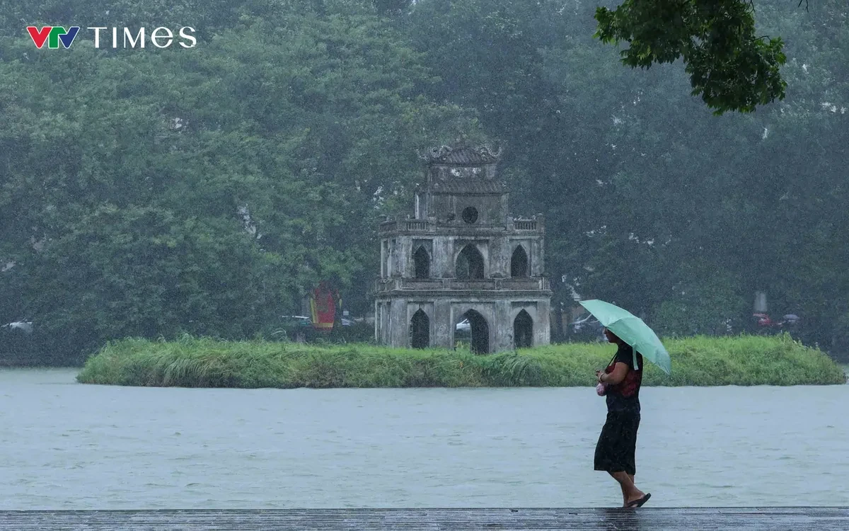 Bắc Bộ và Bắc Trung Bộ mưa dông, Nam Bộ trời nắng