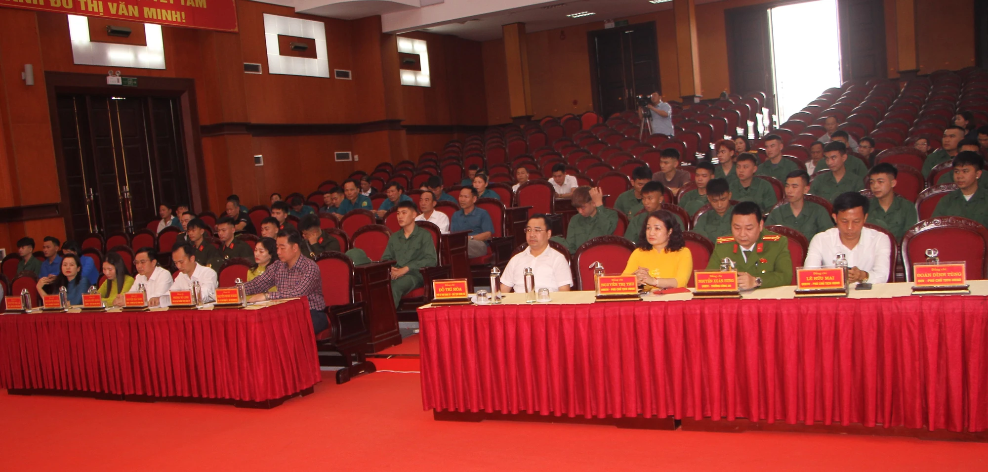 Xã Lưu Vệ gặp mặt thanh niên tham gia nghĩa vụ quân sự, công an năm 2026