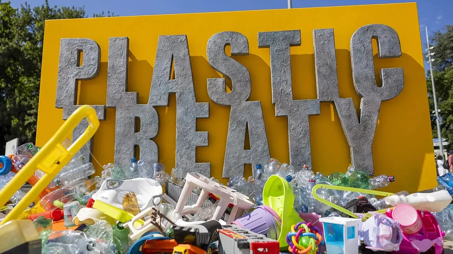 Nhật Bản thúc đẩy tiến trình đàm phán hiệp ước chống ô nhiễm nhựa