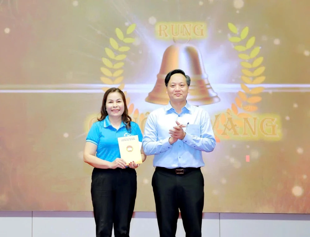 Phụ nữ Quang Trung gửi niềm tin vào lá phiếu