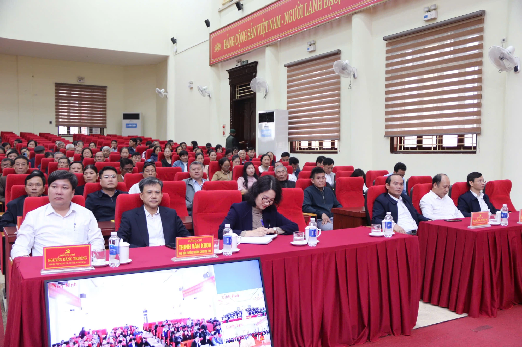 Ứng cử viên đại biểu HĐND tỉnh tiếp xúc cử tri thuộc đơn vị bầu cử số 15