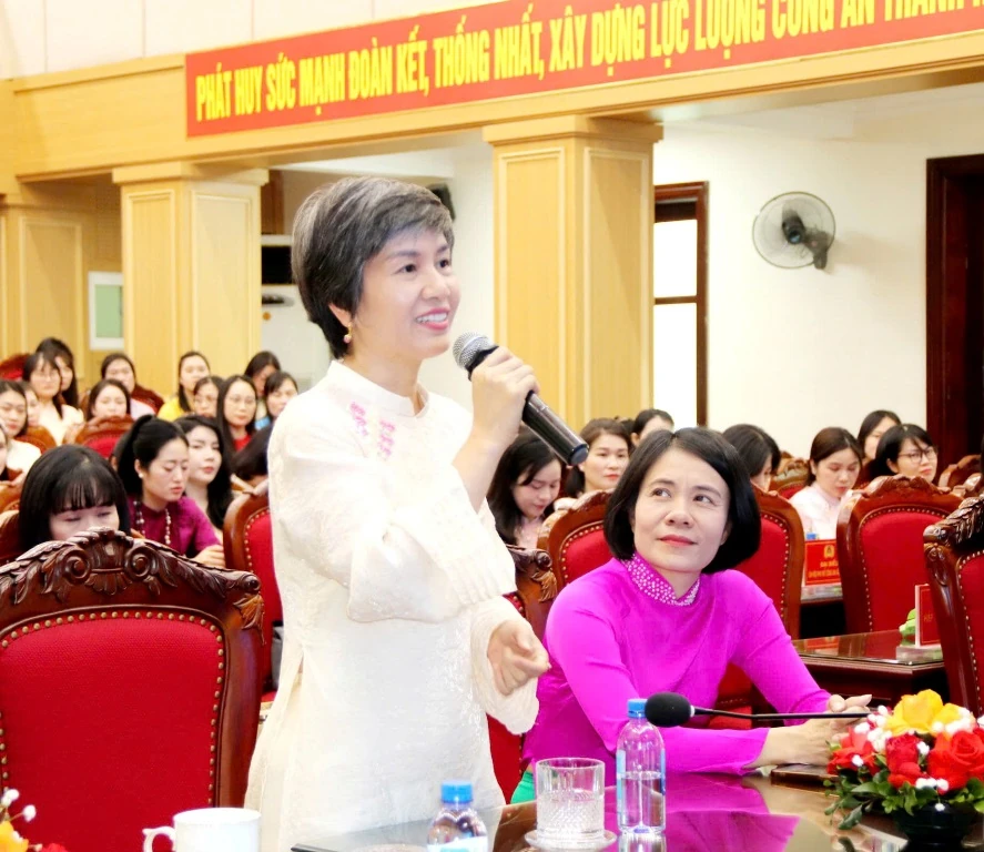 Nâng cao kỹ năng giao tiếp, xây dựng hình ảnh đẹp phụ nữ Công an Thanh Hóa