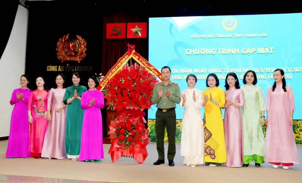 Nâng cao kỹ năng giao tiếp, xây dựng hình ảnh đẹp phụ nữ Công an Thanh Hóa