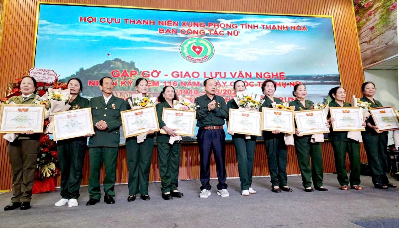 Ban Công tác nữ cựu TNXP tỉnh giao lưu văn nghệ kỷ niệm ngày Quốc tế Phụ nữ 8/3