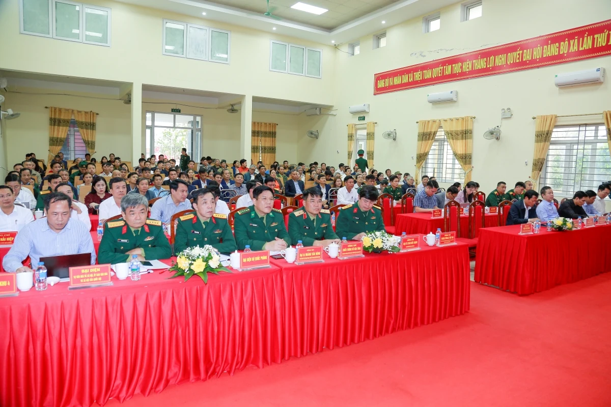 Ứng cử viên đại biểu Quốc hội khóa XVI tiếp xúc cử tri xã Thiệu Toán