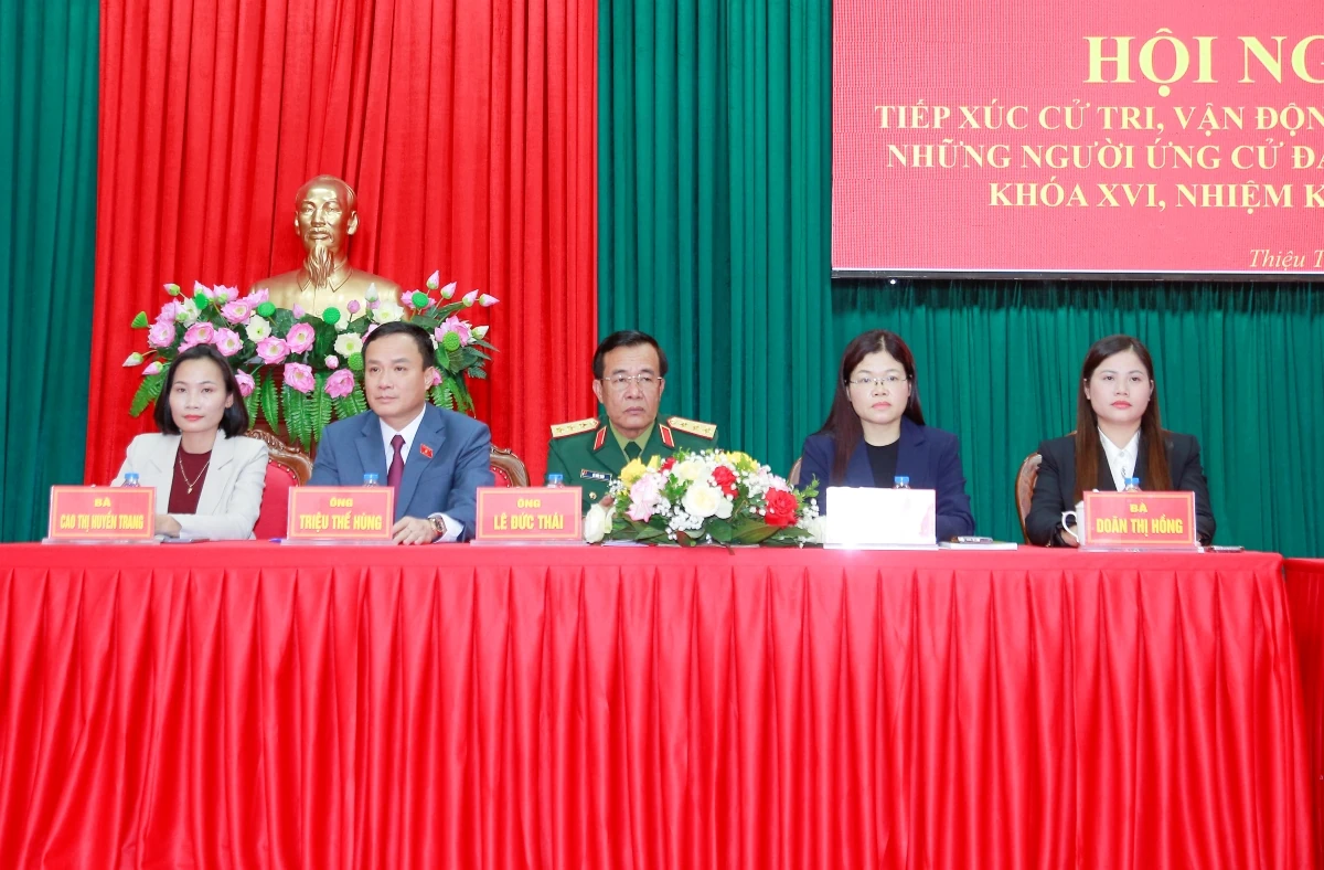 Ứng cử viên đại biểu Quốc hội khóa XVI tiếp xúc cử tri xã Thiệu Toán