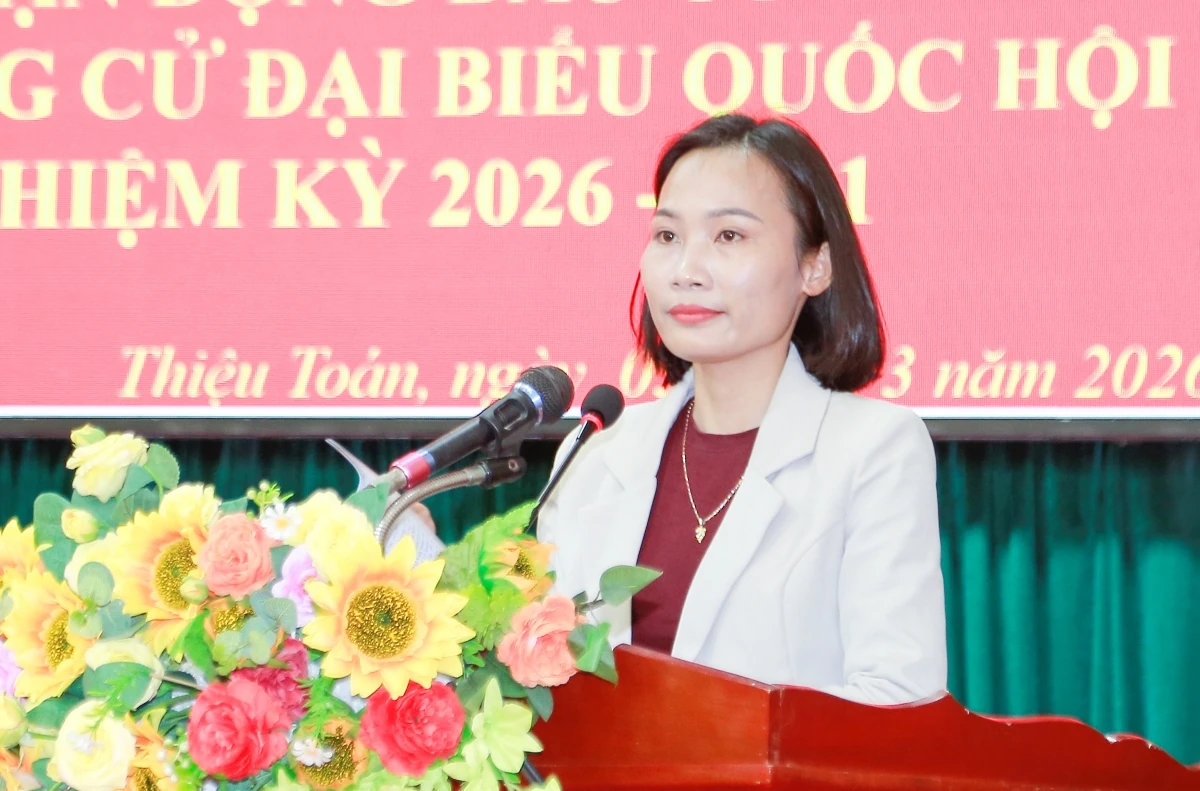 Ứng cử viên đại biểu Quốc hội khóa XVI tiếp xúc cử tri xã Thiệu Toán