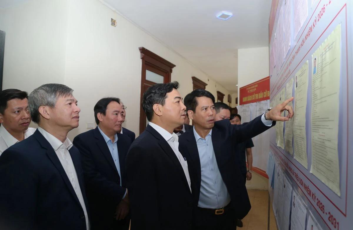 Chủ tịch UBND tỉnh Nguyễn Hoài Anh kiểm tra công tác chuẩn bị bầu cử và vận hành chính quyền địa phương 2 cấp tại xã Triệu Sơn