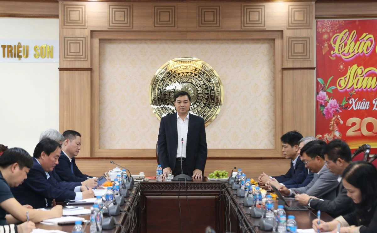 Chủ tịch UBND tỉnh Nguyễn Hoài Anh kiểm tra công tác chuẩn bị bầu cử và vận hành chính quyền địa phương 2 cấp tại xã Triệu Sơn