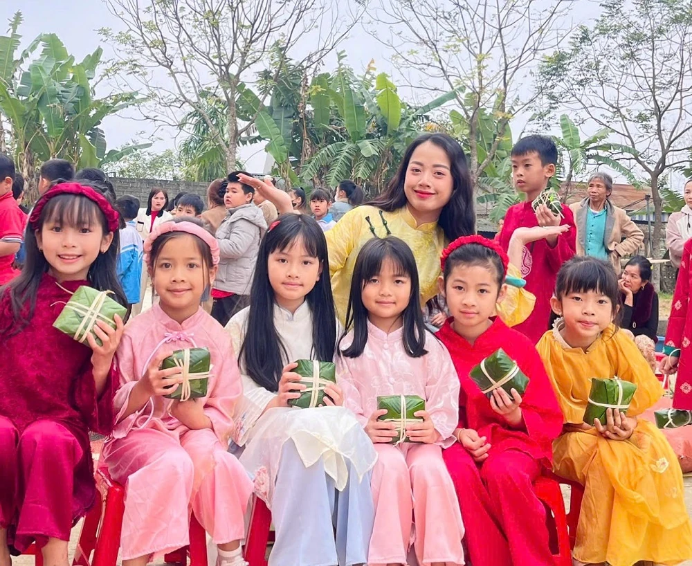 Gieo chữ nơi bản làng, ươm khát vọng ngày mai