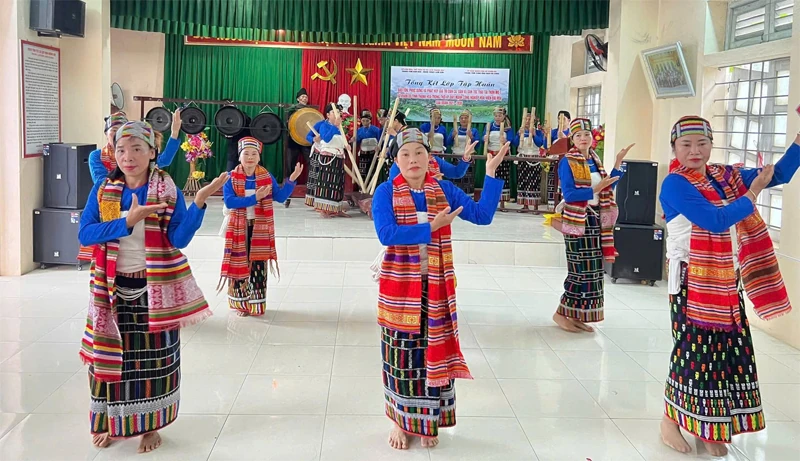 Bảo tồn và khơi dậy sức sống văn hóa đồng bào Thái ở Xuân Du