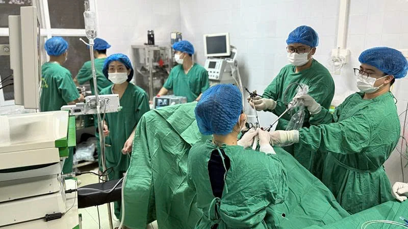 Thu hút, “giữ chân” bác sĩ tại tuyến y tế cơ sở: Tín hiệu khởi sắc