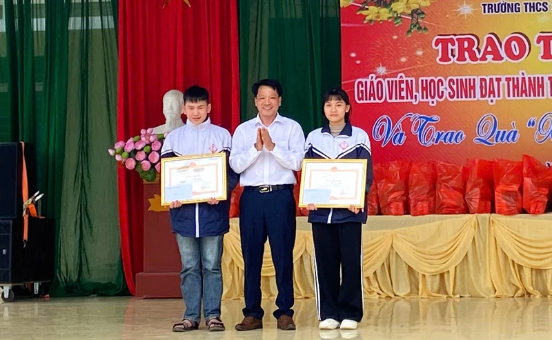 Xây dựng Trường THCS Xuân Khang thành “địa chỉ tin cậy” trong giảng dạy và học tập