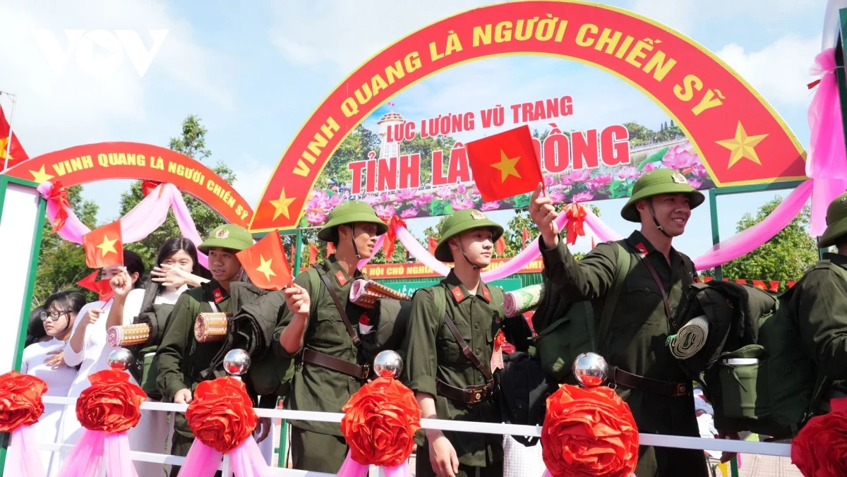 Hôm nay, các địa phương thuộc Quân khu 4, Quân khu 9 tổ chức lễ giao nhận quân