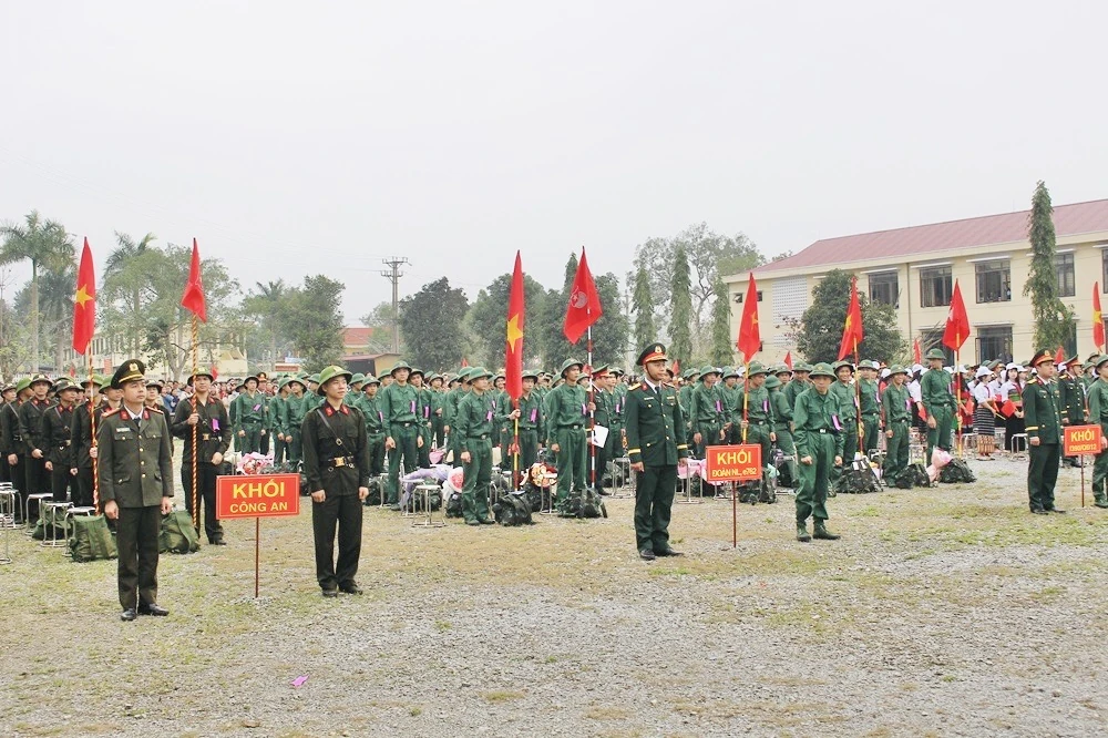 Thanh niên các địa phương hăng hái lên đường nhập ngũ