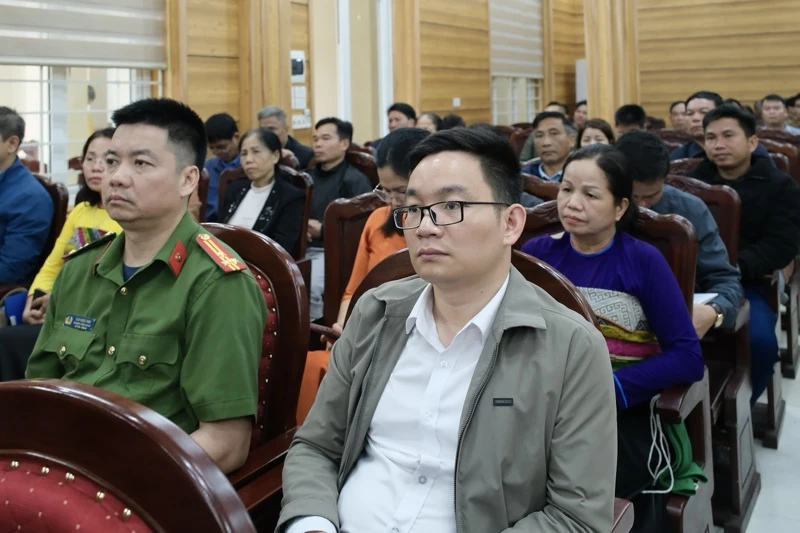 Ứng cử viên đại biểu HĐND tỉnh tiếp xúc cử tri thuộc đơn vị bầu cử số 6