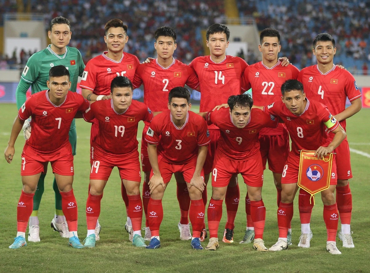 Nam Định ngược dòng kịch tính tại V.League; Arsenal xây chắc ngôi đầu Ngoại Hạng Anh