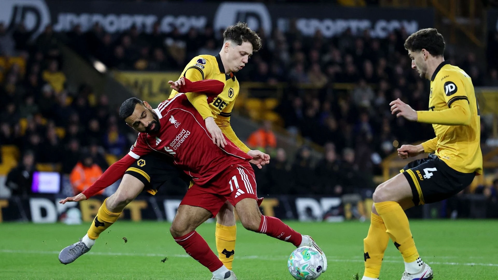 Tuyển nữ Iran không hát quốc ca tại Asian Cup 2026; HLV Vũ Tiến Thành cập bến Ninh Bình