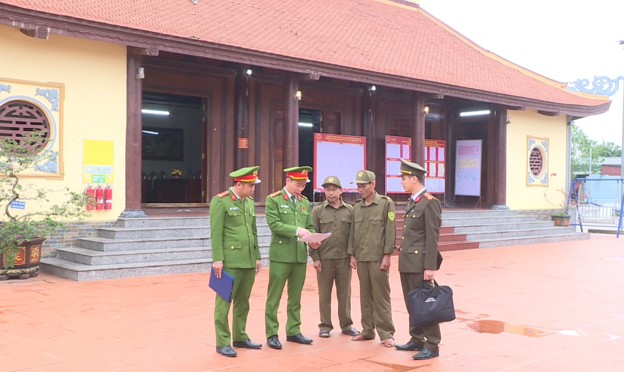 Hướng tới Ngày hội toàn dân: Giữ vững an ninh từ cơ sở