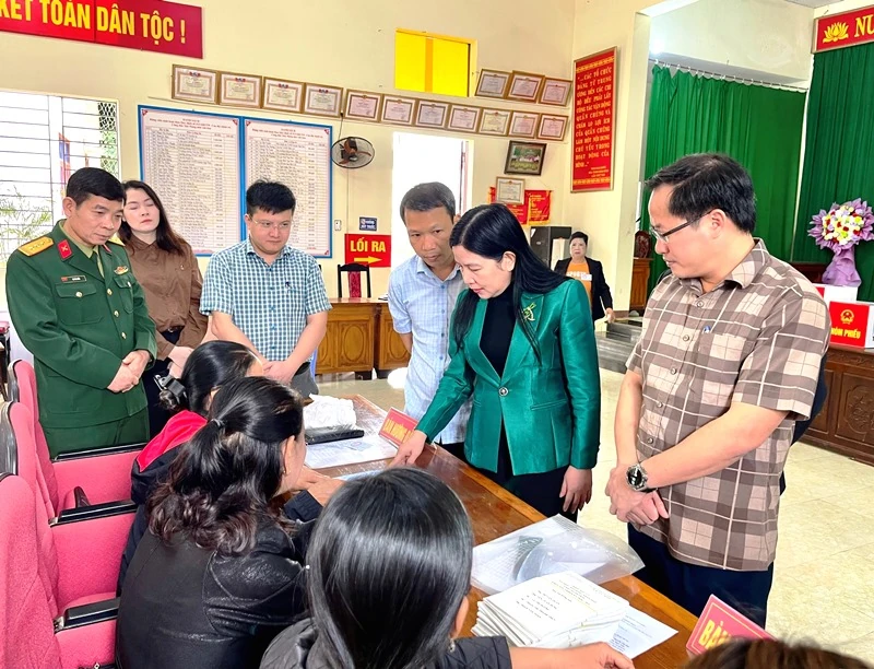 Chủ nhiệm Ủy ban Kiểm tra Tỉnh ủy Phạm Thị Thanh Thủy kiểm tra công tác chuẩn bị bầu cử