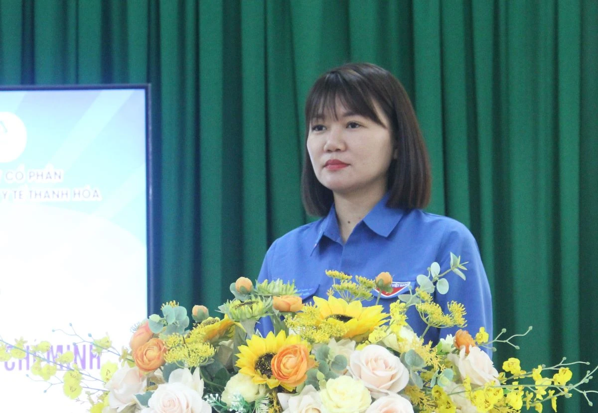 1.560 học sinh được khám mắt miễn phí