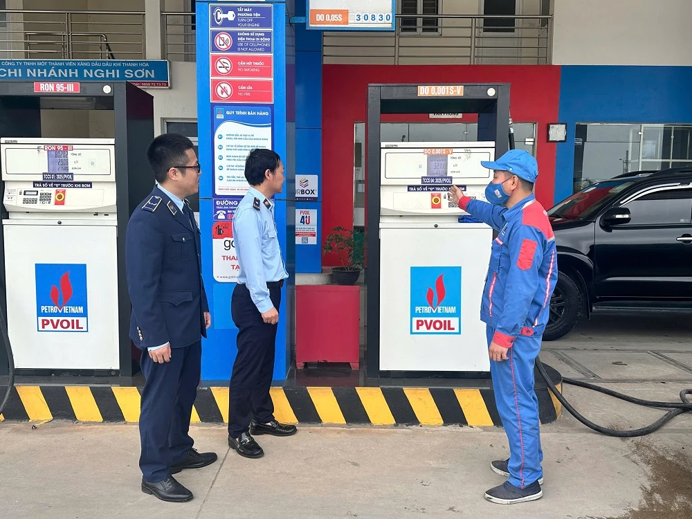 Hoạt động sản xuất, kinh doanh gặp khó trước diễn biến giá xăng, dầu tăng “phi mã”