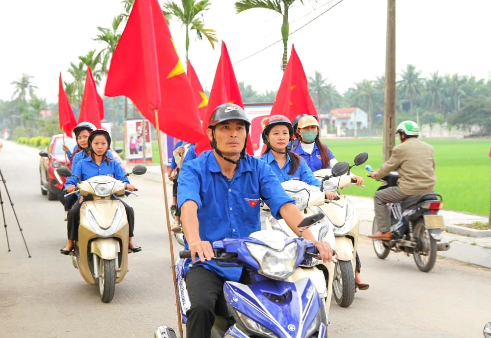 Tuyên truyền lưu động hướng về ngày bầu cử
