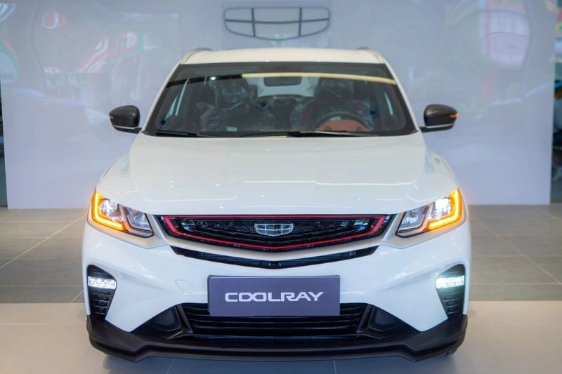 Trải nghiệm lái xe an toàn với tính năng cảnh báo điểm mù (BSD) trên xe Geely