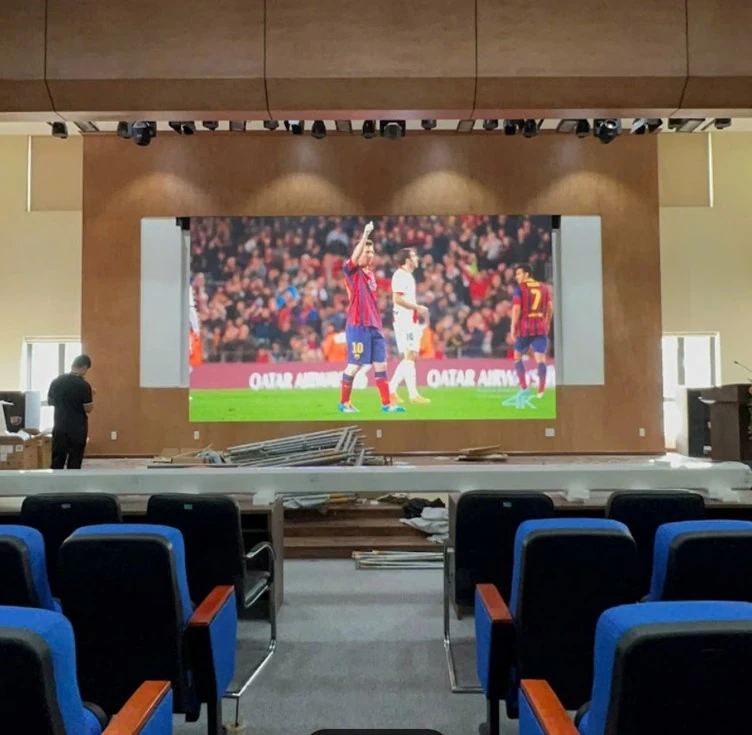 Vì sao màn hình LED phòng họp đang dần thay thế máy chiếu truyền thống?