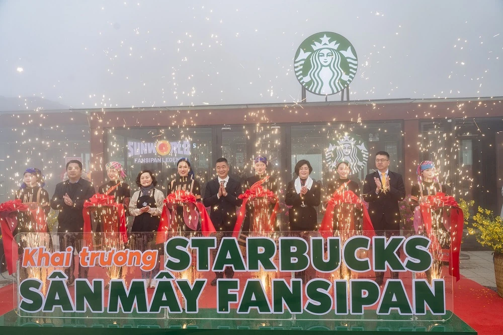 Fansipan chính thức có cửa hàng Starbucks cao nhất châu Á