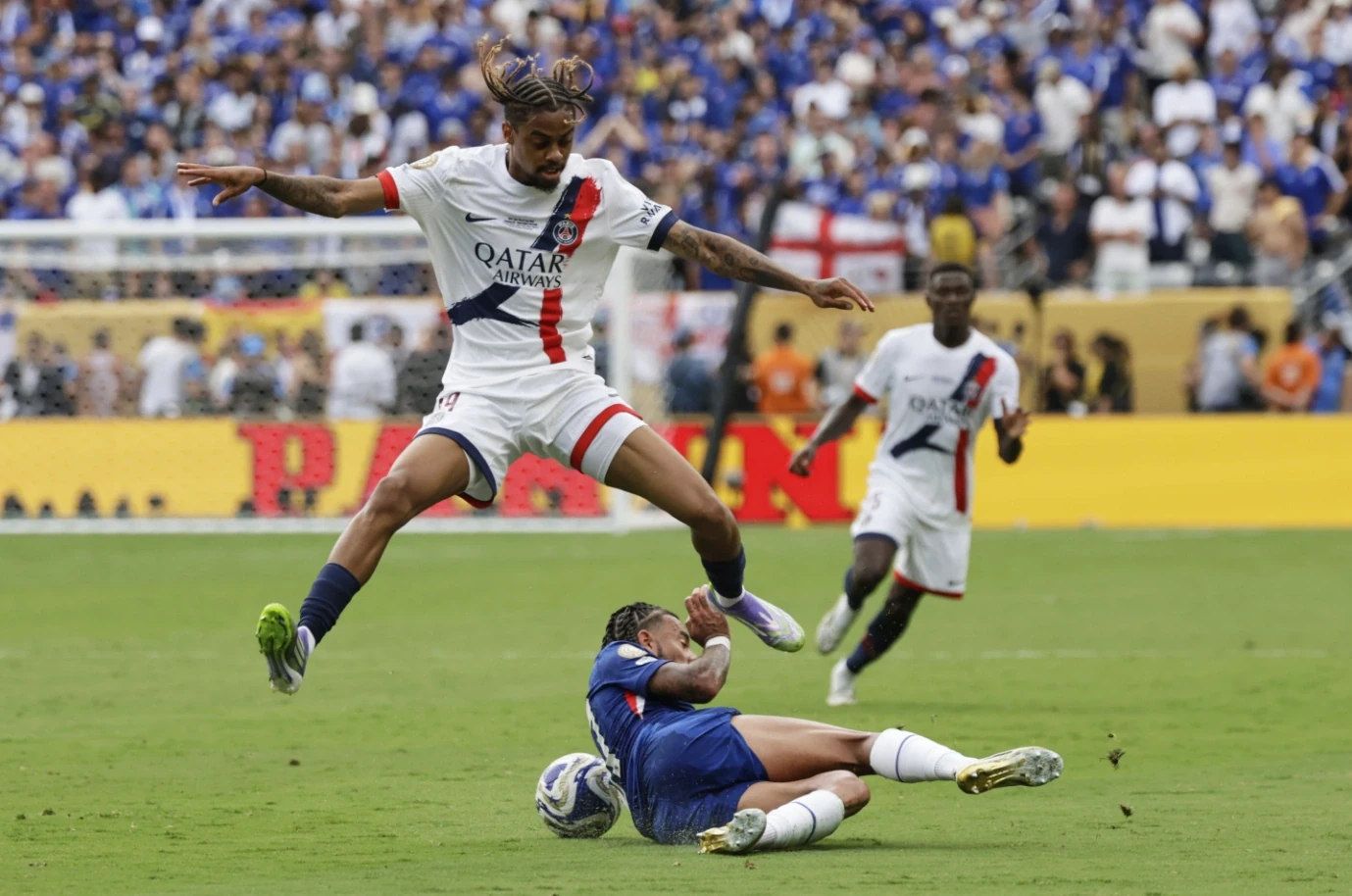 Tuyển nữ Việt Nam tìm “khe cửa hẹp” vào tứ kết; Chủ tịch FIFA: “Cả thế giới sẽ dừng lại để xem World Cup”