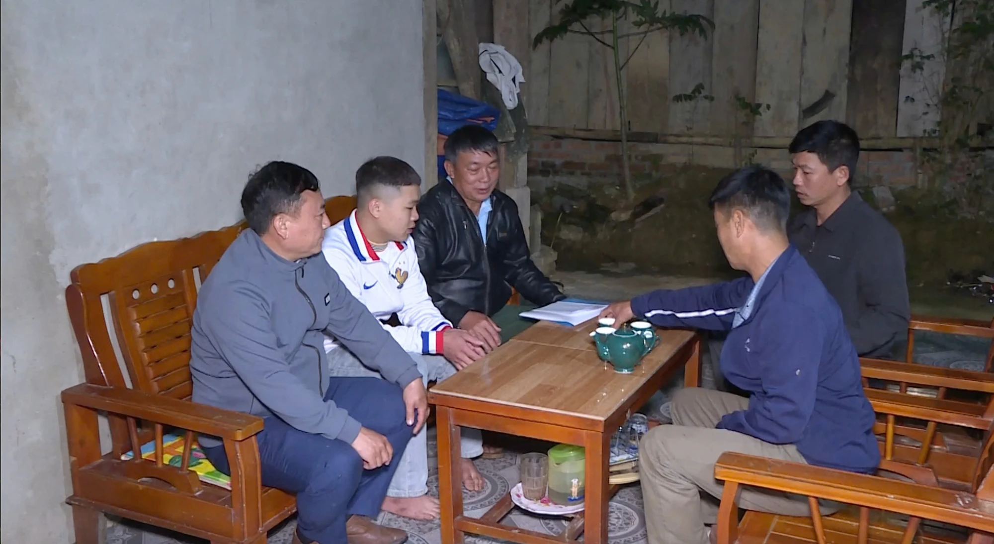 Bản làng trước ngày bỏ phiếu