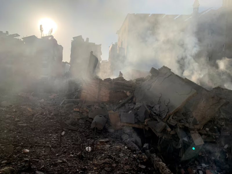 Xung đột Israel - Hezbollah leo thang, Beirut tiếp tục bị không kích