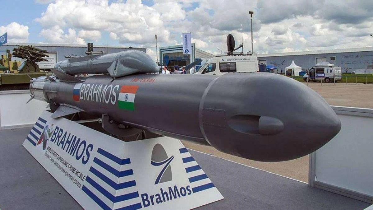Indonesia ký thỏa thuận mua tên lửa BrahMos do Nga và Ấn Độ hợp tác phát triển
