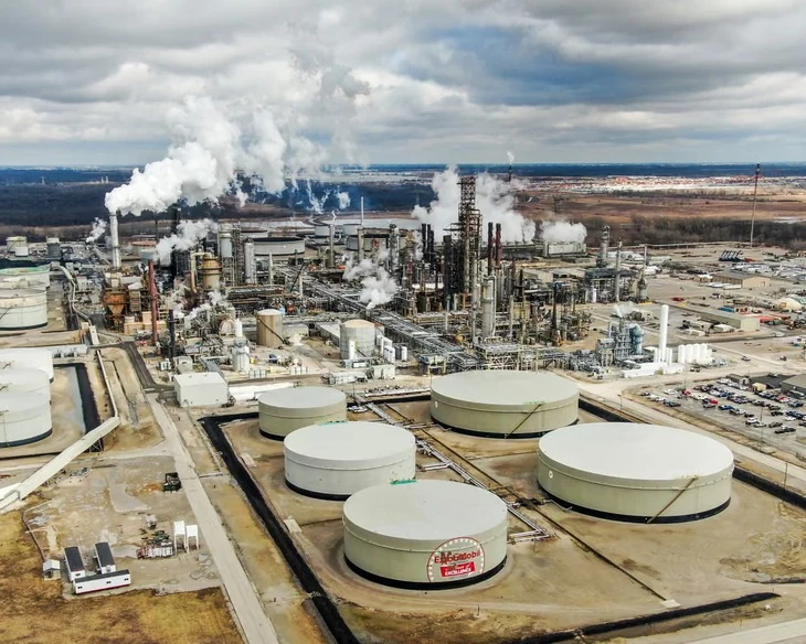 Giá dầu lao dốc ngay sau dự báo của ông Trump về xung đột Trung Đông