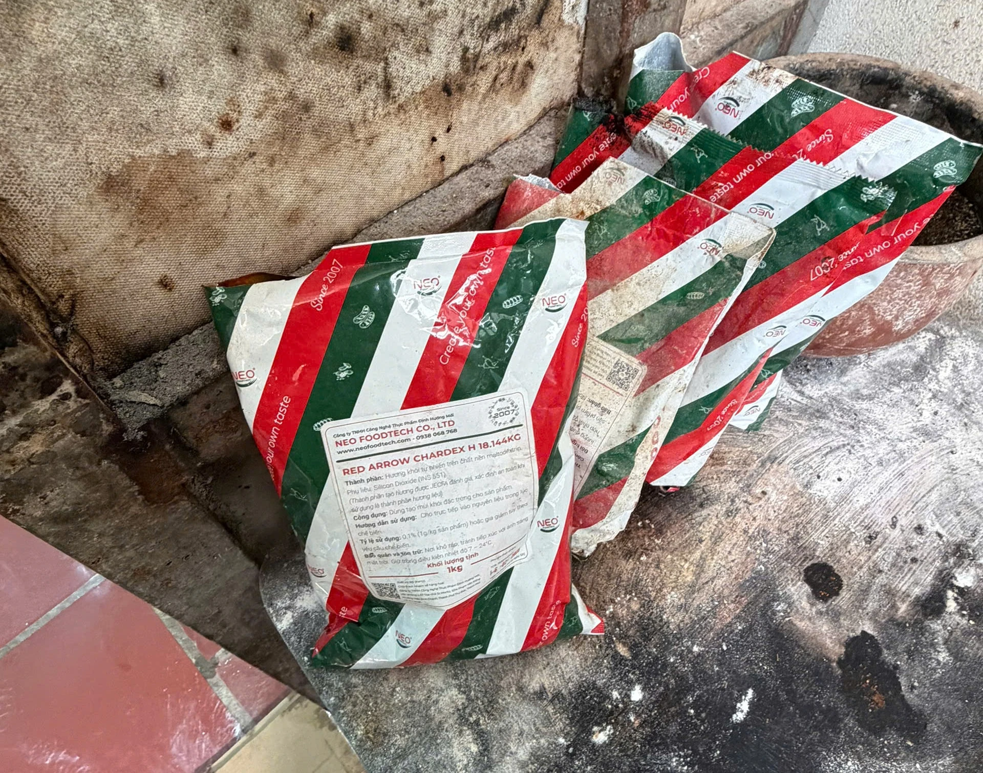 Phát hiện gần 600 kg thực phẩm không rõ nguồn gốc