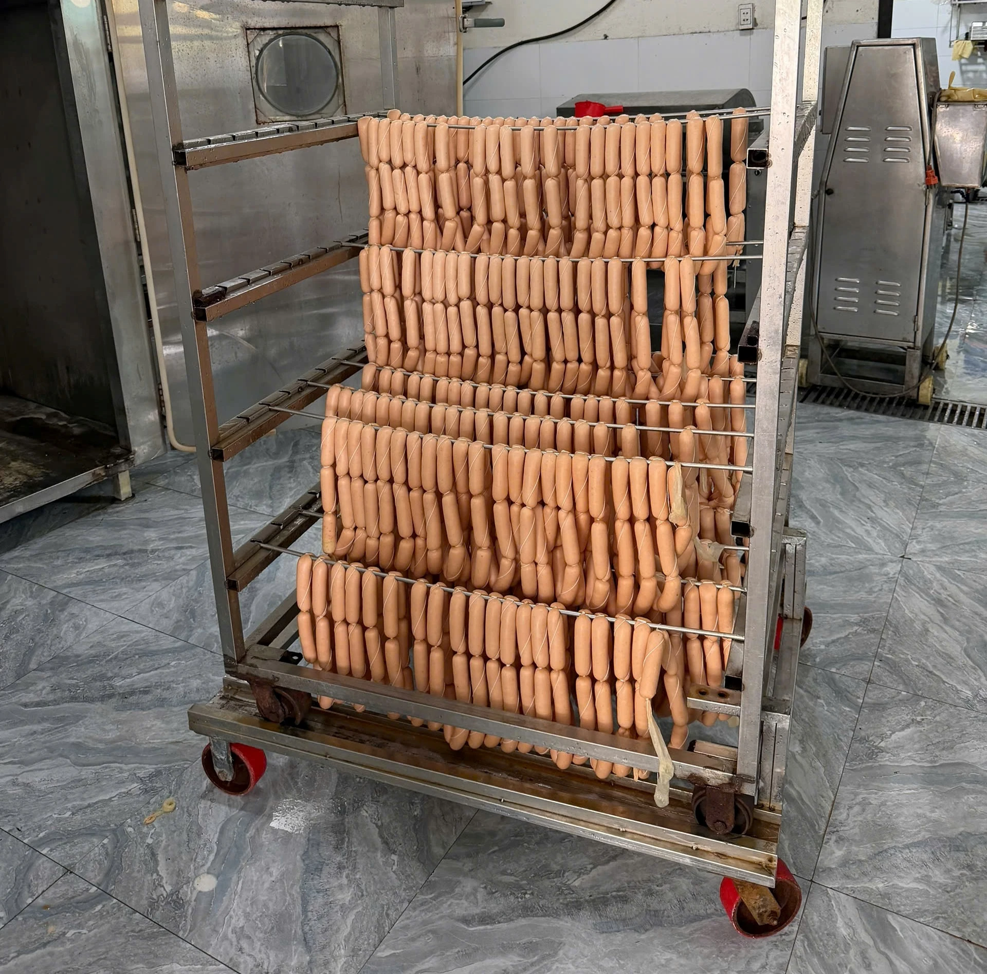 Phát hiện gần 600 kg thực phẩm không rõ nguồn gốc