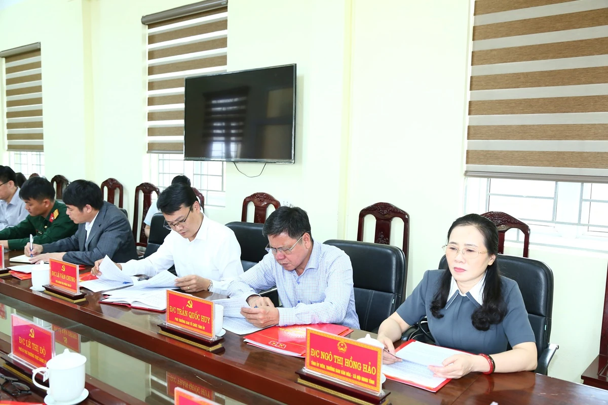 Tập trung lãnh đạo, chỉ đạo quyết liệt các nhiệm vụ trọng tâm, tạo xung lực mới thúc đẩy phát triển