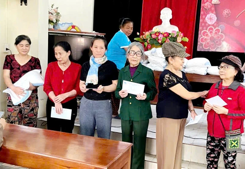 Chi hội trưởng tận tâm với phố, tận tụy với hội viên