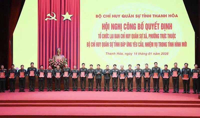 Xây dựng lực lượng vũ trang cơ sở vững mạnh từ gốc