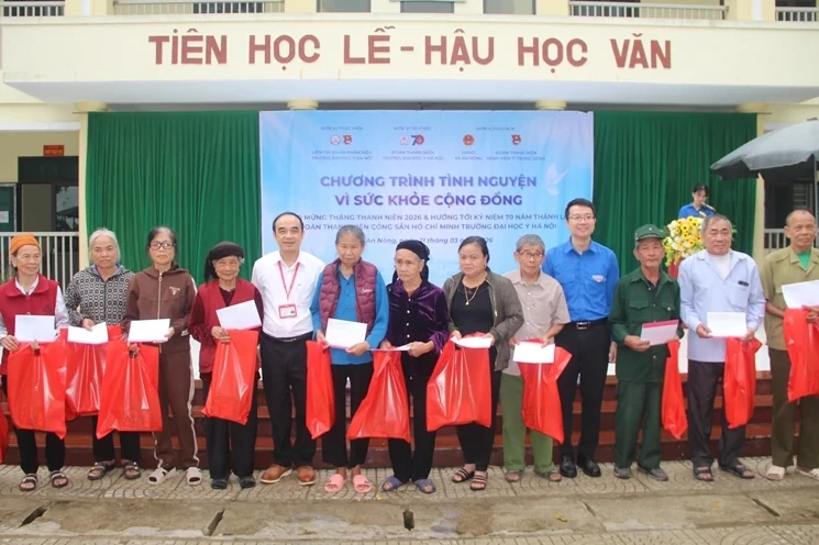 500 người già neo đơn, đối tượng chính sách được khám, tư vấn, phát thuốc miễn phí