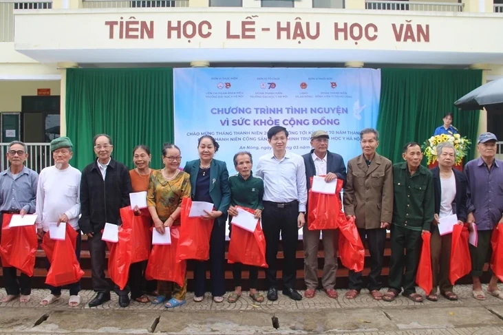 500 người già neo đơn, đối tượng chính sách được khám, tư vấn, phát thuốc miễn phí