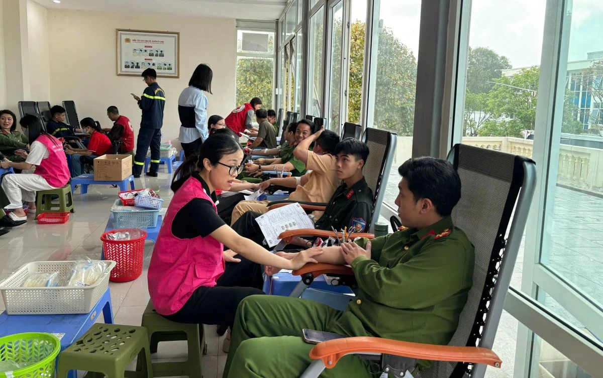 450 cán bộ, chiến sĩ Công an tỉnh Thanh Hóa tham gia hiến máu tình nguyện