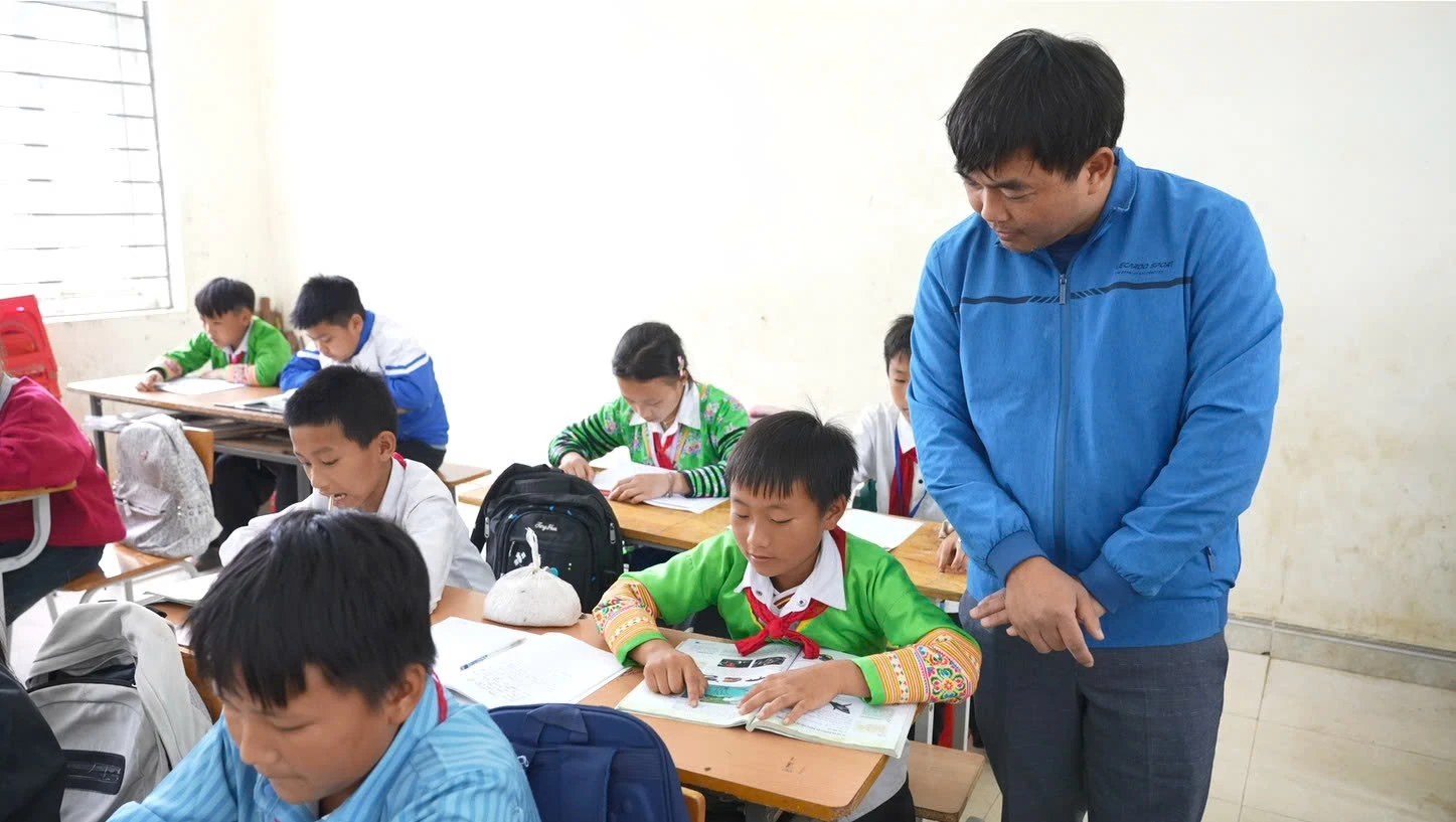 Những con chữ vượt núi