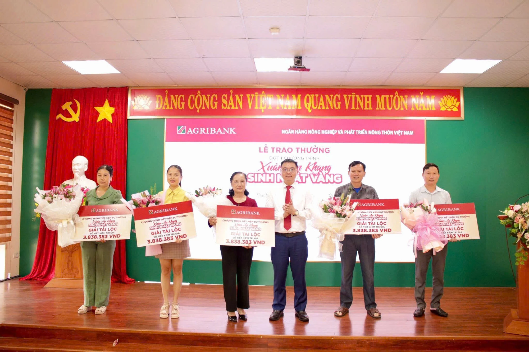 41 khách hàng gửi tiết kiệm tại Agribank Bắc Thanh Hóa trúng thưởng “Xuân an khang - Sinh nhật vàng”