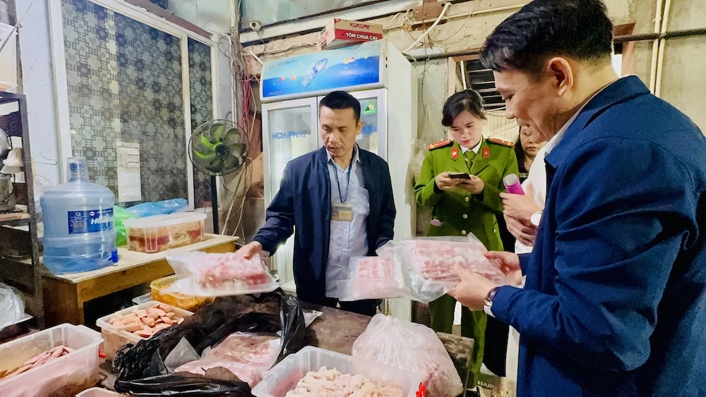 Đấu tranh không khoan nhượng với thực phẩm bẩn (Bài 1): Xử lý thực phẩm bẩn: Cần “bàn tay sắt”