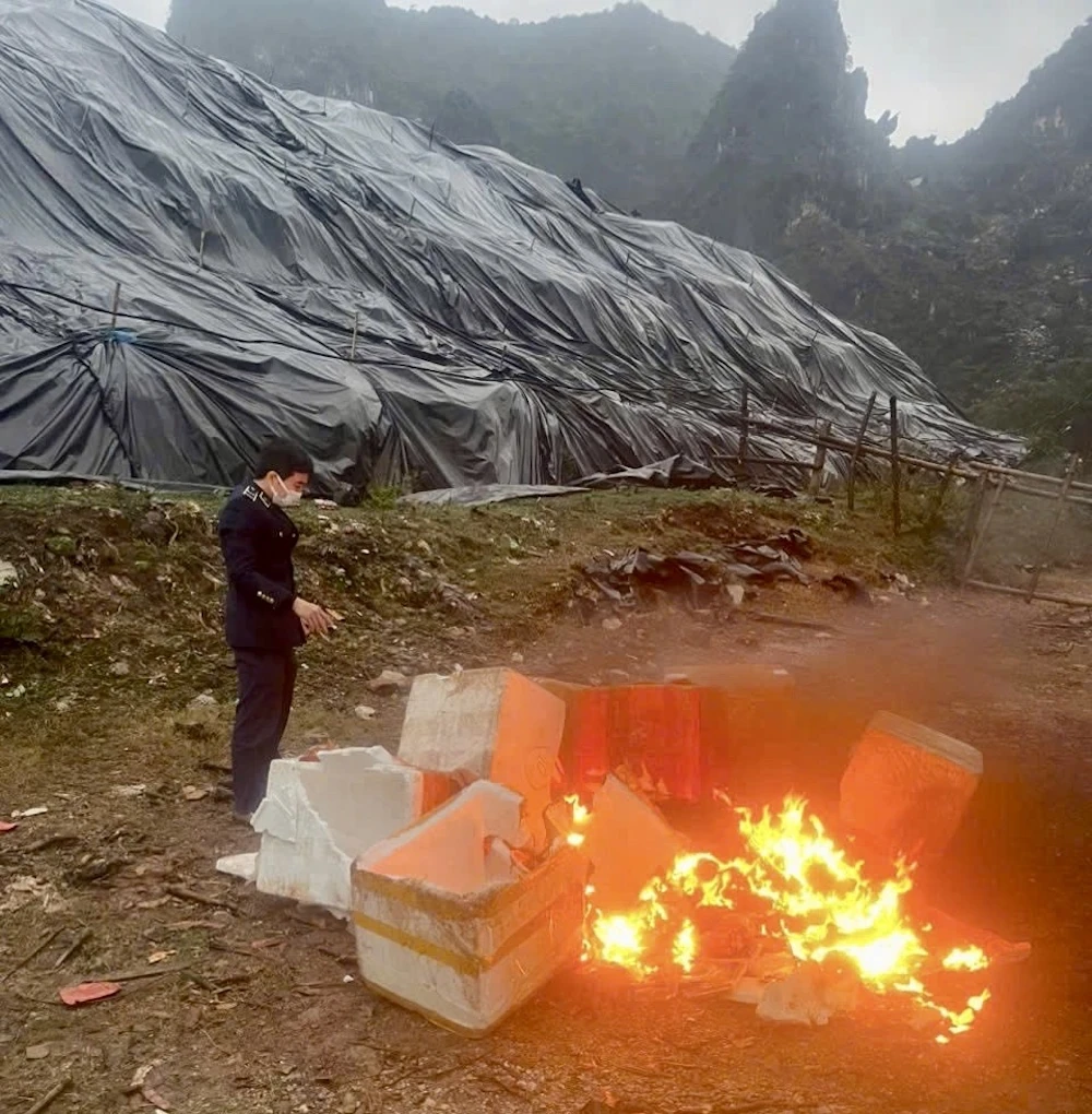 Đấu tranh không khoan nhượng với thực phẩm bẩn (Bài 1): Xử lý thực phẩm bẩn: Cần “bàn tay sắt”