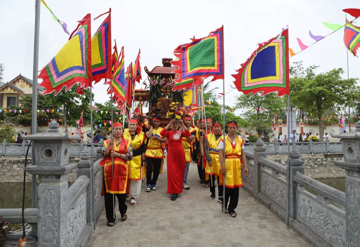 Xã Hoằng Tiến tổ chức Lễ hội kỳ phúc Đền thờ Tô Hiến Thành